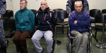 Condenan a dos sacerdotes y un jardinero por abusar sexualmente de niños sordos