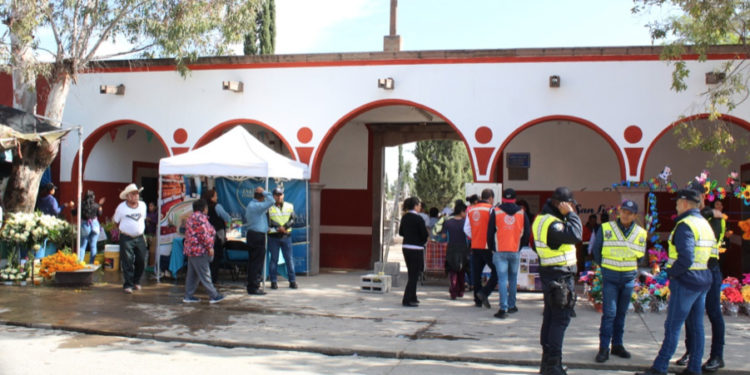 Saldo blanco al interior y exterior de panteones municipales