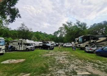Caravana de turistas norteamericanos visitó la huasteca