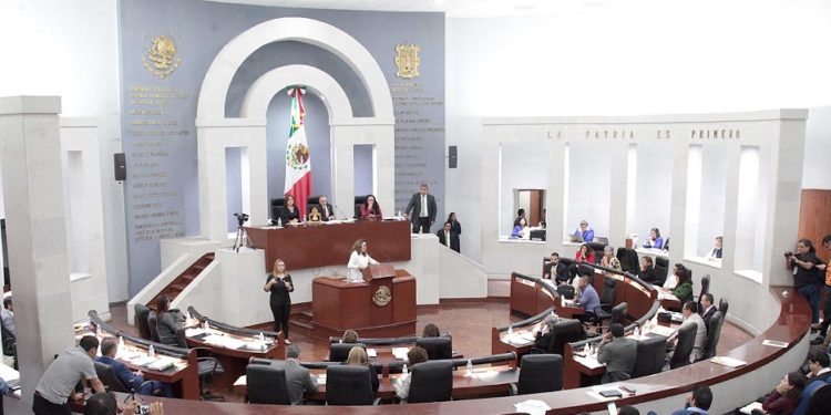 Congreso aprueba reformas a la Ley de Agua para brindar apoyo a madres solteras hasta del 50 por ciento