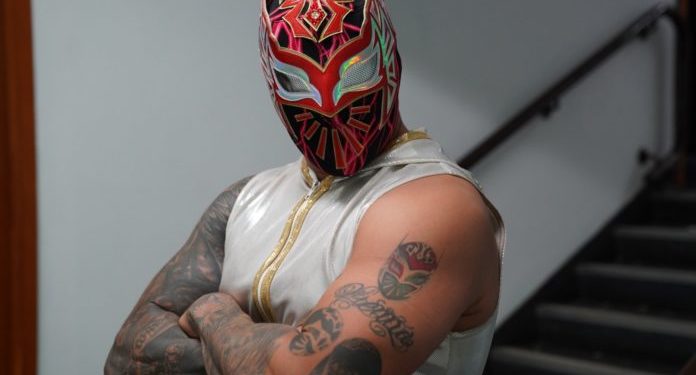 Sin Cara anuncia salida de la WWE