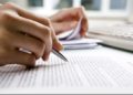 Los estudiantes son evaluados durante 4, 5 años ¿para qué pedirles tesis?: Slim
