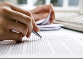 Los estudiantes son evaluados durante 4, 5 años ¿para qué pedirles tesis?: Slim