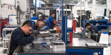 Empresas modifican sueldo base a favor del bienestar de mexicanos