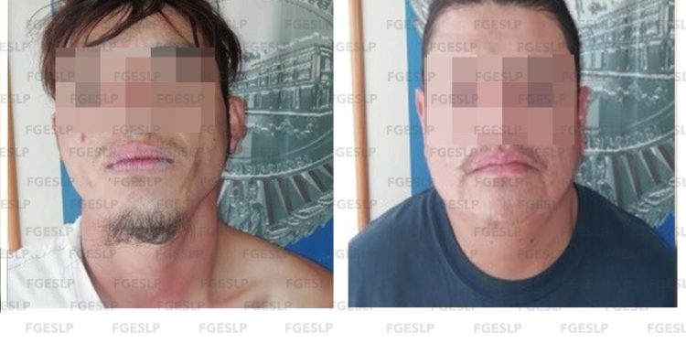 Detienen a dos presuntos implicados por robo a comerciante