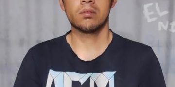 Policías de soledad detienen a presunto delincuente.