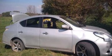 Reportan vehículo con impactos de armas de fuego en las parcelas de palma de la cruz