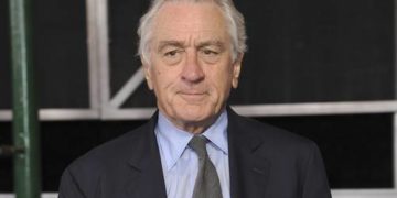 Grupos violentos y racistas quieren revertir los logros históricos de los pueblos: Robert De Niro