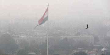 Nueva Delhi sumida en niebla tóxica