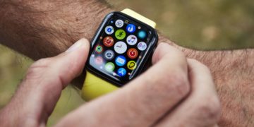 Apple Watch salva a abuela al emitir alerta mientras dormía
