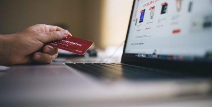Condusef recomienda cuidar el bolsillo en Black Friday y Cyber Monday