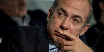 Calderón niega corrupción en Estela de Luz; se dice calumniado