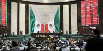 Declaran constitucional revocación de mandato y consulta popular