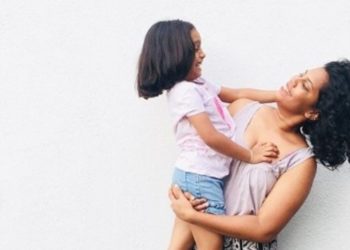 Las tías forman parte muy importante en la crianza de las niñas