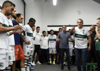 Cuauhtémoc Blanco baja al vestidor para motivar a los jugadores