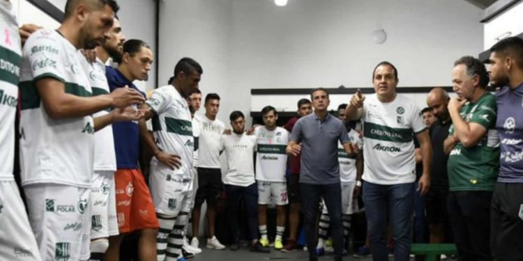 Cuauhtémoc Blanco baja al vestidor para motivar a los jugadores