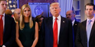 ¡Juez multa a Trump con 2 mdd por usar dinero de fundaciones!