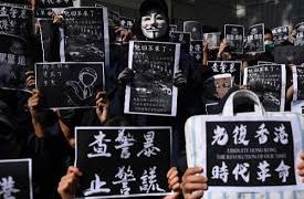 Muere estudiante en Hong Kong tras caída en zona de protestas