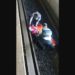 Adulto mayor cae por accidente a vías del Metro