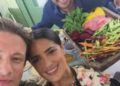 Salma Hayek cocina comida libanesa junto al chef Jamie Oliver en Instagram