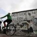 Recorrido en bici por la historia sobre el Muro de Berlín