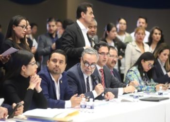 34 votos a favor y 12 en contra, diputados aprueban dictamen PEF 2020
