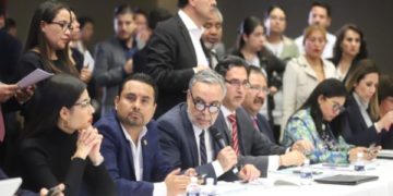 34 votos a favor y 12 en contra, diputados aprueban dictamen PEF 2020