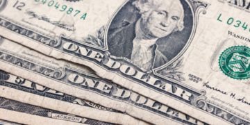 El peso mexicano perdió terreno