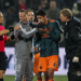 Codazo que dejó fuera del partido a Edson Álvarez