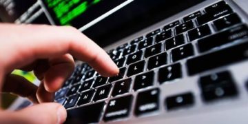 Estafadores operan bajo el engaño de bolsas de trabajo