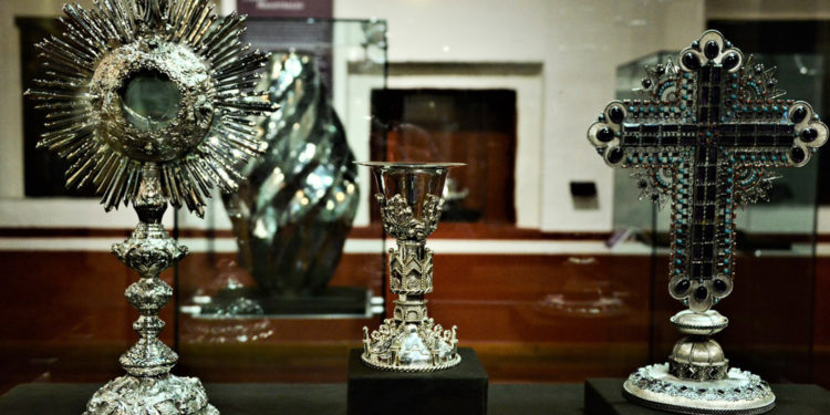 Historia de los talleres plateros de los Ballesteros, en exposición del Museo de El Carmen