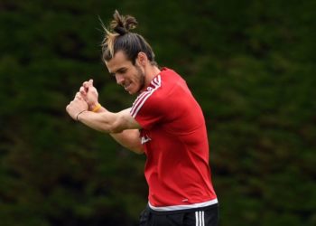 Gareth Bale se va antes de que termine el partido contra el Galatasaray