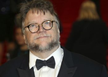 Guillermo del Toro reclama a Cerveza Victoria por usar su imagen sin permiso