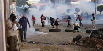 Es legal reprimir protestas en Bolivia