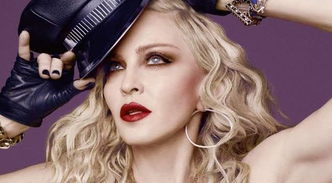 Demandan a Madonna por su  impuntualidad