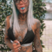 Influencer queda ciega tras tatuarse los ojos de azul
