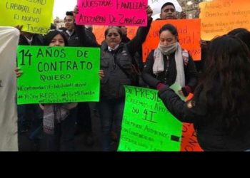 Trabajadores del Seguro Popular protestan por su situación laboral