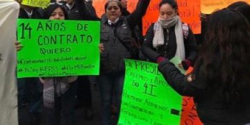 Trabajadores del Seguro Popular protestan por su situación laboral