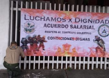 Bomberos piden aumento salarial