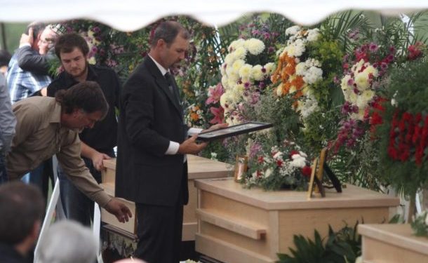Comunidad LeBarón dijo adiós a Rhonita Miller y sus cuatro niños asesinados