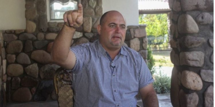 Julián LeBarón denuncia que continúan amenazas del crimen organizado