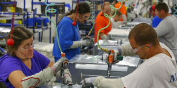 La confianza empresarial del sector manufacturero va a la baja