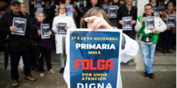 Médicos españoles agotados