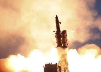 Corea del Norte prueba supermisil en ensayo de lanzacohetes