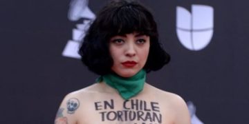Policía chilena pide acción penal contra Mon Laferte