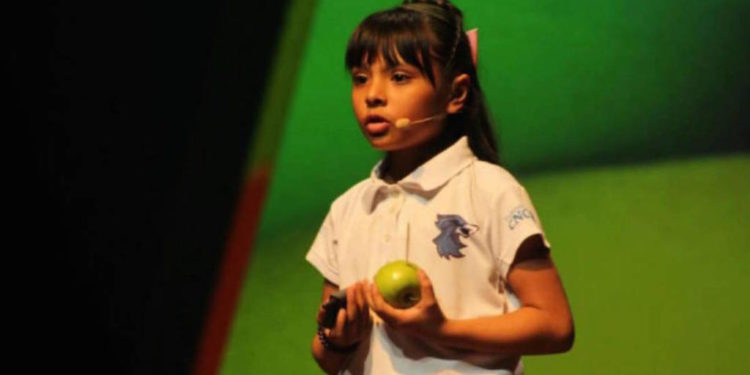 Adhara Pérez, la niña genio mexicana que posee un IQ superior al de Einstein