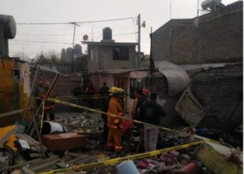 Explota taller clandestino de pirotecnia en Tultepec; hay dos  muertos y un herido