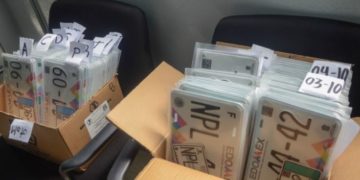 CDMX pondrán candado a agencias de autos para que no ofrezcan placas de otros estados
