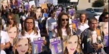 Marchan en Nuevo León por Abril Pérez Sagaón