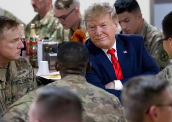 Trump visita a tropas de EU en Afganistán